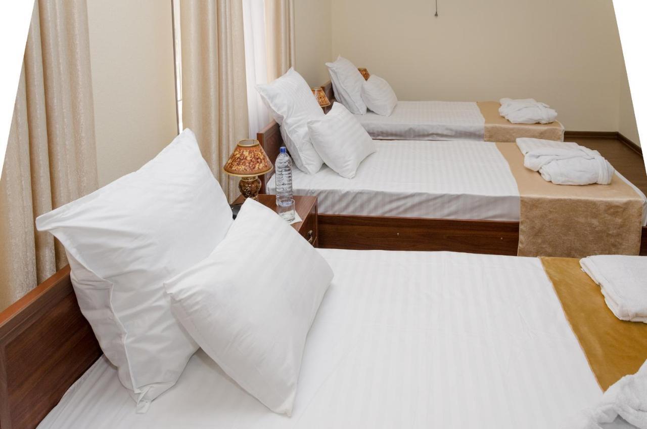 נוקוס Karakalpak Palace Hotel מראה חיצוני תמונה